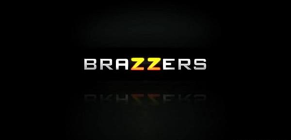  Face Sitting and Pussy Eating Workout  Brazzers full at httpzzfull.comfaces